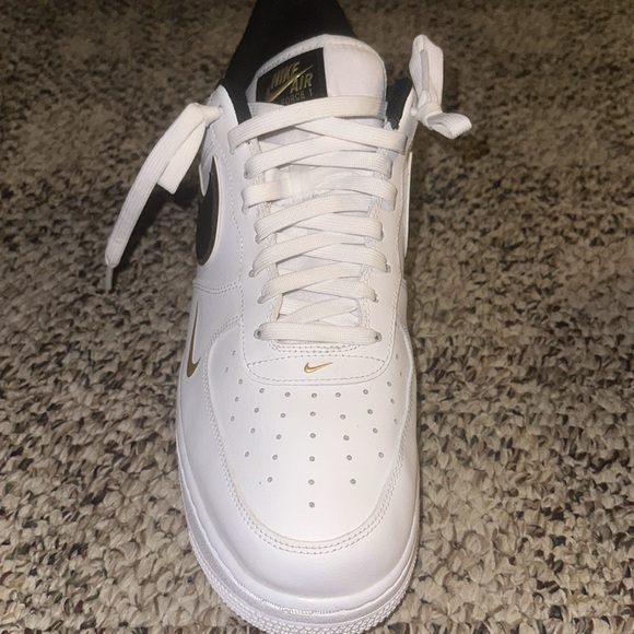 Shoes - Picture 3 of 4